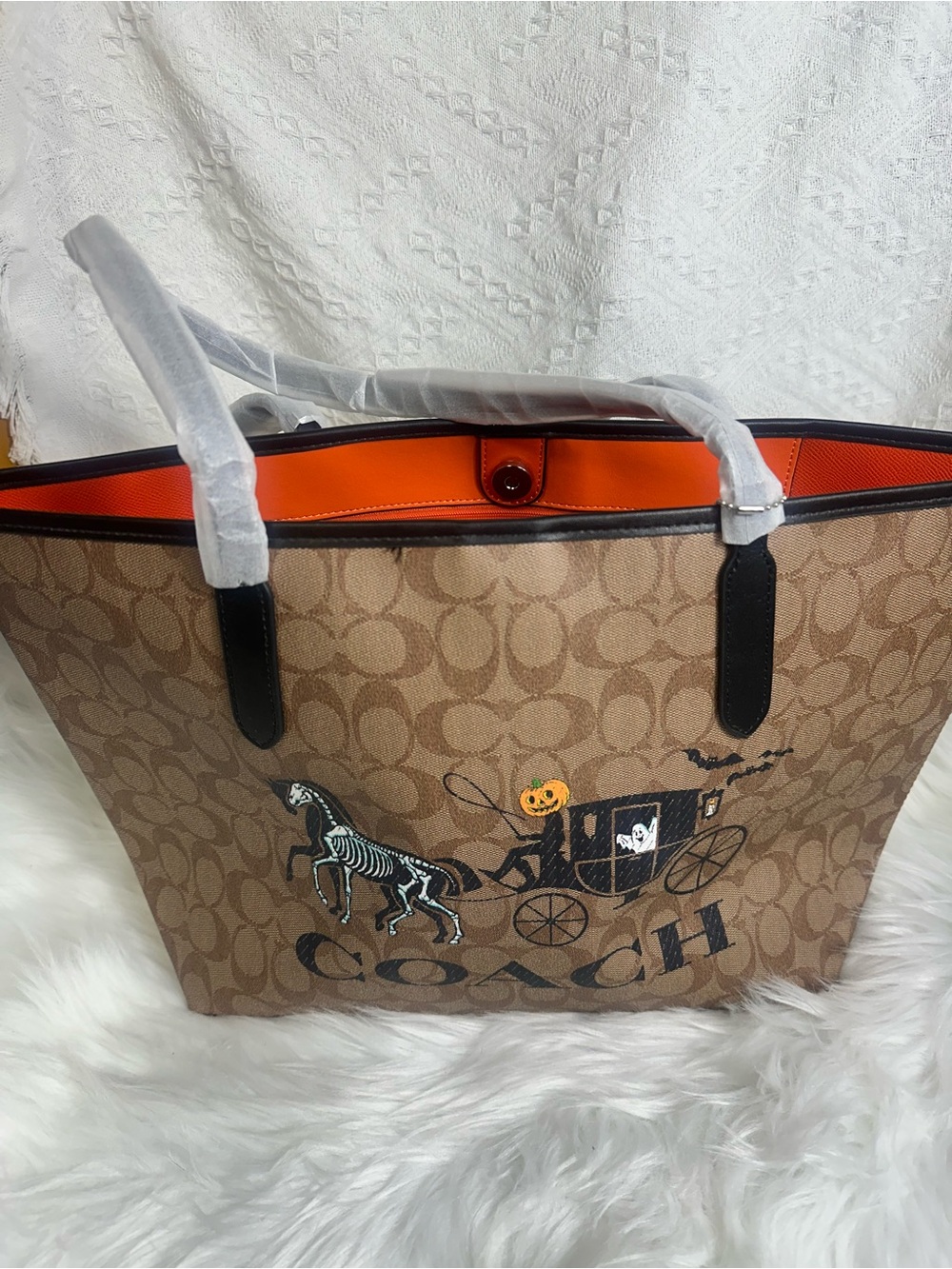 💕Coach Halloween Signature Canvas Tote in Tan and Orange